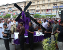 Mangaluru: Good Friday observed at Milagres with meditation on sufferings of Jesus